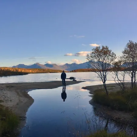 Lofoten Kajakk منزل للإقامة Smedvik