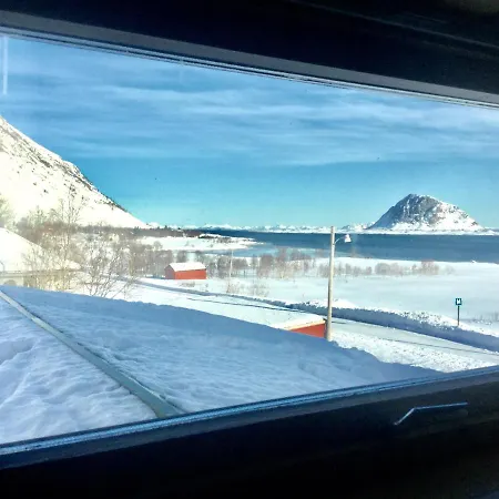 ホームステイ Lofoten Kajakk Smedvik