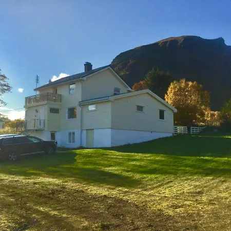 Lofoten Kajakk ホームステイ Smedvik