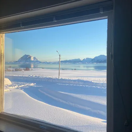 Lofoten Kajakk ホームステイ Smedvik